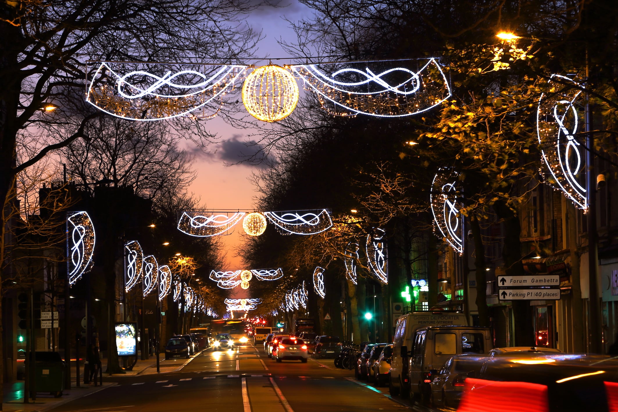 Boulevard Gambetta, Calais - Glæsileg götulýsing sem sameinar klassíska hönnun og nútímalega LED-tækni