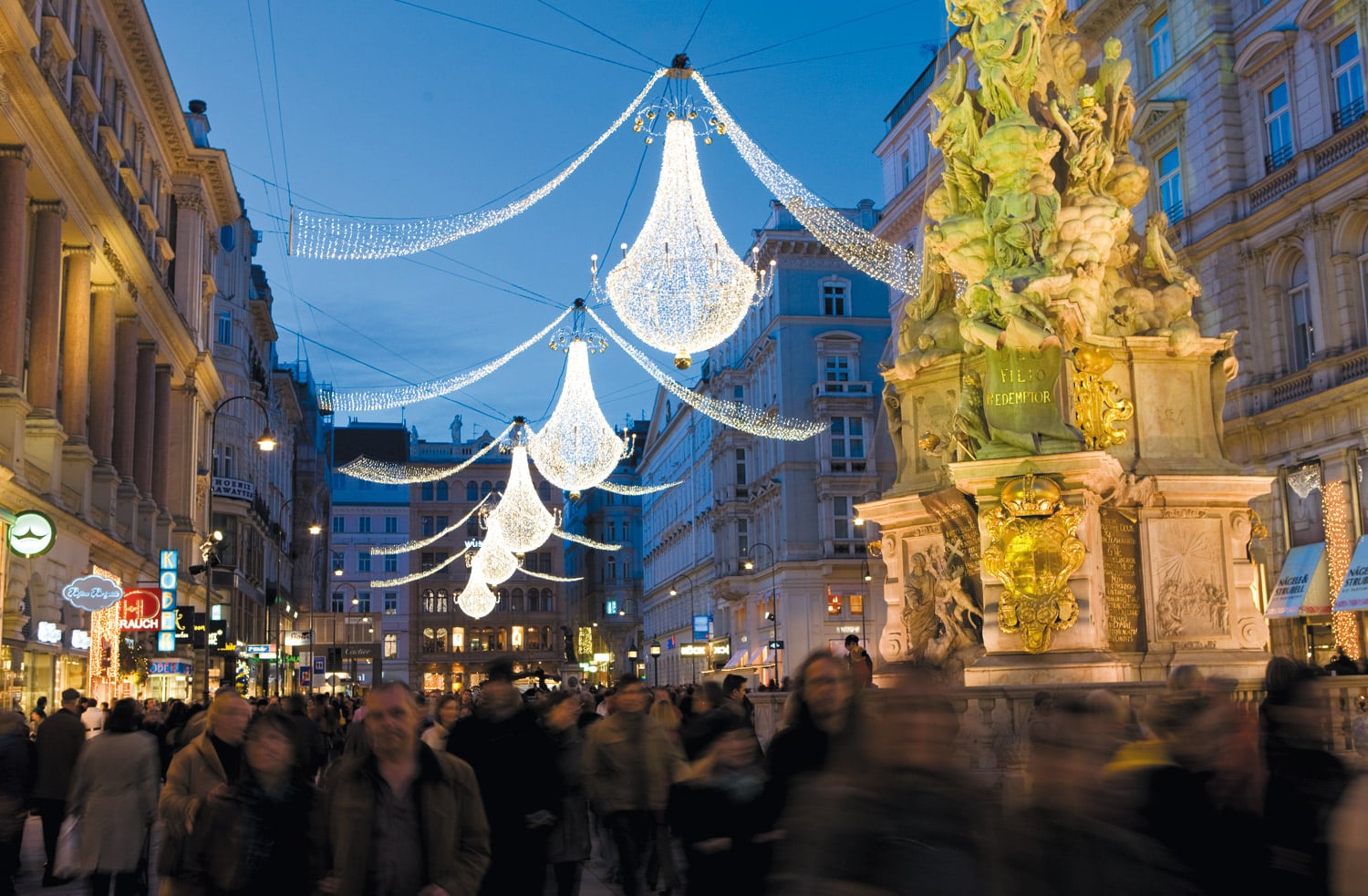 Graben-stræti, Vín - Kristalljósakrónur umbreyta þessari sögufrægu verslunargötu í töfrandi vetrargöngugötu